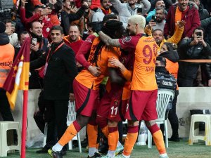 Galatasaray’dan Üst Üste 10. Galibiyet