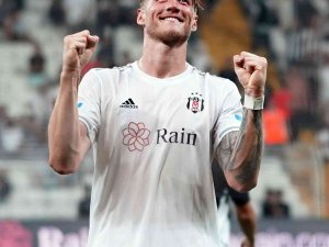 Beşiktaş En Golcü Oyuncusunu Kaybetti