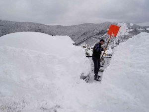 Geçen Yıl Evlerin Ve Araçların Kara Gömüldüğü Kastamonu, Bu Yıl Kar Yağışına Hasret Kaldı