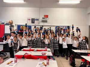 Ataşehir’de Polis Memurları, İlkokul Öğrencilerine Güvenlik Eğitimi Verdi