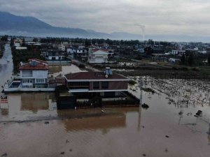 Antalya’ya 3 Günde 272 Kilogram Yağış Düştü, Ünlü Kayak Merkezinde Kar Kalınlığı 1,5 Metreye Yaklaştı