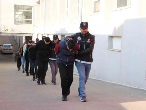 Adana’da 87 Kilo Esrar Yakalatan 6 Zanlı Tutuklandı