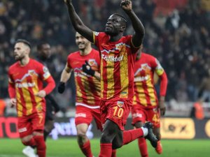 Olivier Kemen Üçüncü Golünü Attı