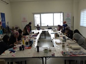 Öğrenciler, Atık Malzemeleri Geri Dönüştürerek Hayat Veriyor