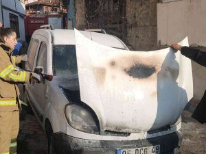Aracı Yanan Sürücü Gözyaşlarını Tutamadı