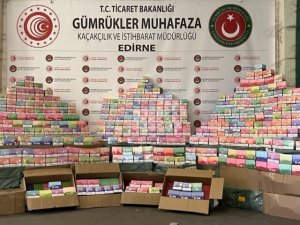 Slovenya’dan Ülkeye Giriş Yapan Tırda 9 Milyon 200 Bin Lira Kaçak Eşya Yakalandı