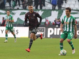 Spor Toto Süper Lig: Konyaspor: 1 - Beşiktaş: 0 (İ̇lk Yarı)