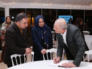 Kitap Okumak İsteyenler İçin Yazdığı Son Kitabını Ücretsiz Dağıtacak