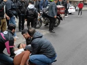 Batman’da Genç Kadın Sokak Ortasında Bıçaklandı