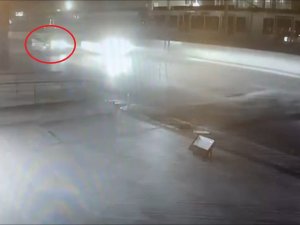 Bursa’da Makas Atan Hafif Ticari Araç, Motosikleti Altına Aldı