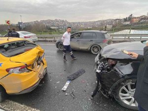 İ̇stanbul’da 5 Araçlı Zincirleme Kaza: Libyalı Kadın Sürücü Şok Yaşadı