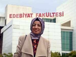 28 Şubat’ta Başörtüsüz Sıralardan, Başörtülü Akademisyenliğe