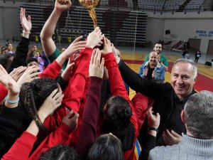 Kızların Şampiyonu Kepez