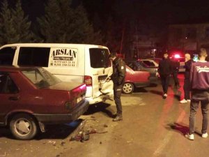 Ehliyetsiz Alkollü Şahıs, Park Halindeki 3 Araca Çarptı