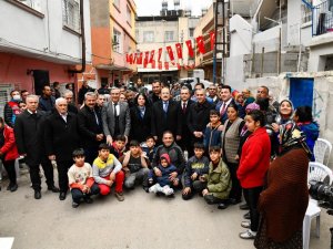 Vali Pehlivan, Romanlar İçin ’Sosyal Dayanışma Merkezi’ Açılacağını Duyurdu