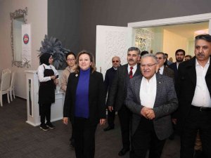 Başkan Büyükkılıç, ’Hanımlar Büyük Buluşması’na Katıldı