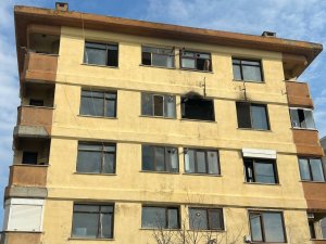 Tuzla’da Apartman Dairesi Küle Döndü