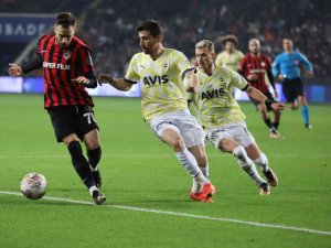 Spor Toto Süper Lig: Gaziantep Fk: 0 - Fenerbahçe: 1 (İ̇lk Yarı)