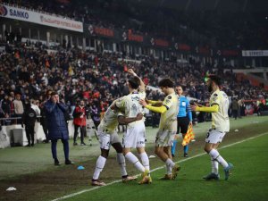 Spor Toto Süper Lig: Gaziantep Fk: 1 - Fenerbahçe: 2 (Maç Sonucu)