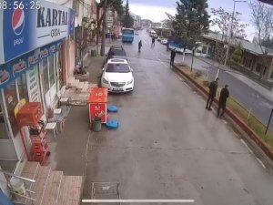 Dolmuş Alev Alev Yanmaktan Son Anda Kurtarıldı