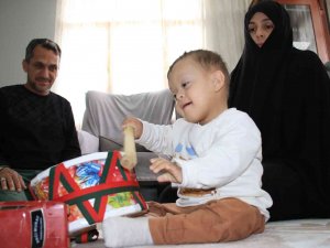 Minik Muhammet Yaşama Tutunmak İçin İlik Nakli Bekliyor