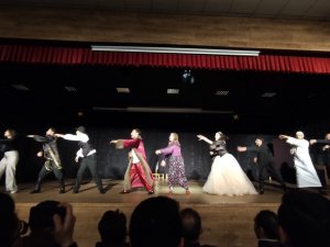 Sahne Tiyatrosu, Erzincan’da 2023 Yılının Üçüncü Tiyatro Perdesini Açtı