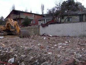 Kansere Davetiye Gibi Yıkım Pes Dedirtti