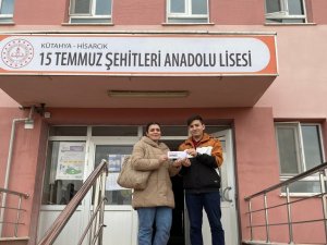 Hisarcık’ta Üniversiteye Hazırlanan Öğrenciye Akademik Başarı Ödülü