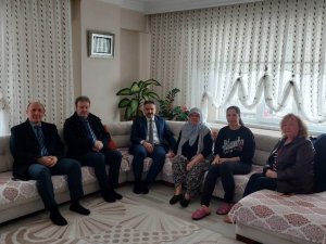 Kaymakam, Şehit Ailelerini Yalnız Bırakmıyor