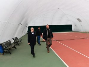 Gençlere Kışında Tenis Oynama Fırsatı