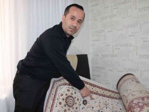 Üzerinde Arapça ’Allah’ Yazısı Bulunduğu İddia Edilen Halıyı Üreten Firmaya Tepki