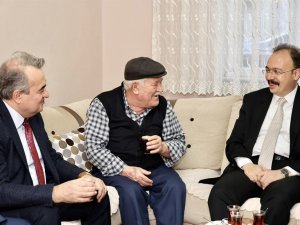 Vali Kızılkaya Şehit Ailesini Ziyaret Etti