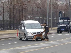 El Frenini Çekmeyi Unutan Sürücü, Bomba Uzmanlarını Harekete Geçirdi