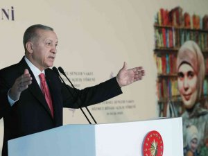 Cumhurbaşkanı Erdoğan, Şule Yüksel Şenler Vakfı Hizmet Binası Açılışında, “Faşizmin Kol Gezdiği Karanlık Yıllarda Şule Yüksel Şenler Gençlerimize Özgüven Aşılamıştır. Üniversite Kapılarında Gözyaşı Döken Kızlarımızın Acıları