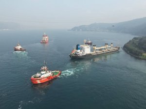 Beykoz’da Karaya Oturan Gemiyi Çekme İşlemlerine Başlandı