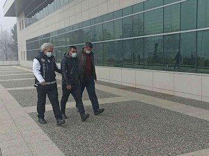 Minibüsten 12 Kilo Esrar Çıktı: 2 Gözaltı