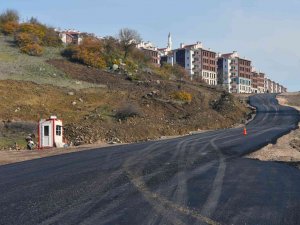 Karesi Belediyesi Yeni Toki̇ Yolunu Asfaltladı