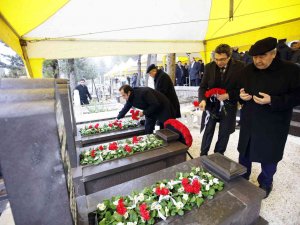 Sanko’nun Kurucusu Sani Konukoğlu, Mezarı Başında Anıldı