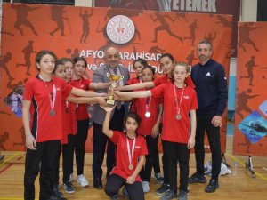 Voleybol Küçük Kızlar Müsabakaları Tamamlandı