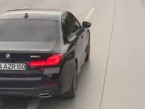 Yük Taşıyan Tırın Geçişine Engel Olan Trafik Magandası Kamerada