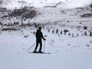 Sivas’ın Parlayan Yıldızında Kayak Sezonu Başladı