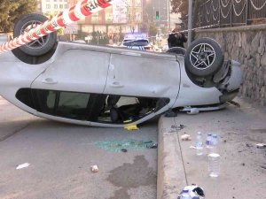 Pendik’te Kontrolden Çıkan Otomobil Takla Attı: 4 Yaralı