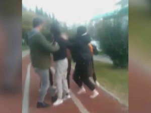 Aralarına Aldıkları Arkadaşlarını Öldüresiye Dövdüler