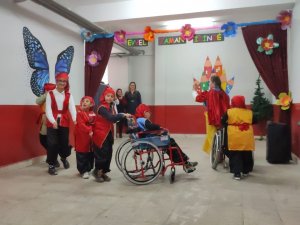 Özel Öğrenciler Masal Kahramanlarını Canlandırdı