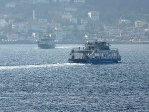 Bozcaada Ve Gökçeada’ya 2 Gün Feribot Seferlerine Fırtına Engeli