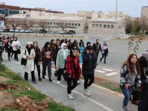 Öğrencilere “Üniversiteyi Keşfediyorum” Etkinliği