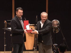 Nilüfer Belediyesi Personeli Başarısını Ödülle Taçlandırdı