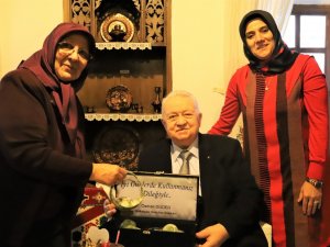 Bestekar Ateş’e Sürpriz Kutlama