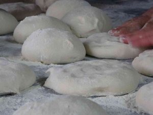 Fabrikayı Aratmayan Okulda Günde 10 Bin Ekmek Üretimi Yapılacak