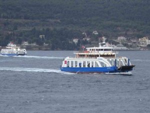 Bozcaada Ve Gökçeada’ya Bugün Ve Yarınki Feribot Seferleri Fırtına Nedeniyle İptal Edildi